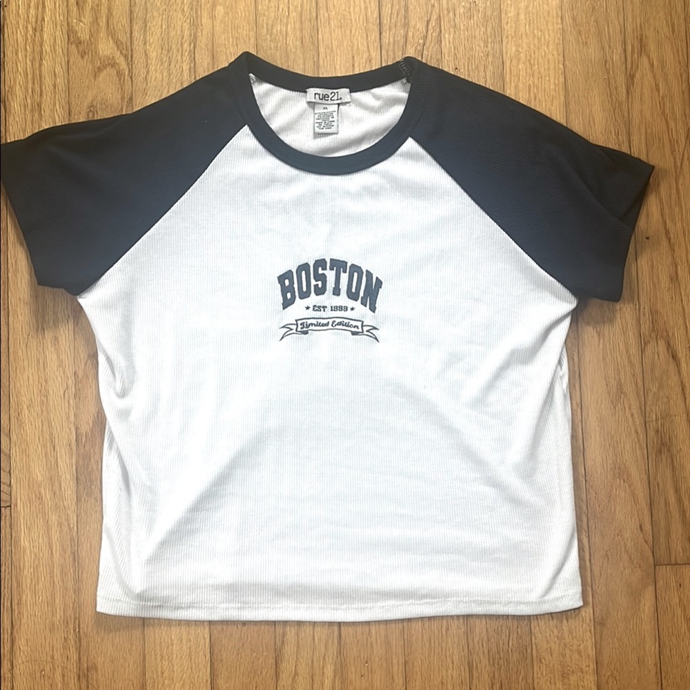 NWOT Rue 21 Boston embroidered ribbed raglan t shirt size XL